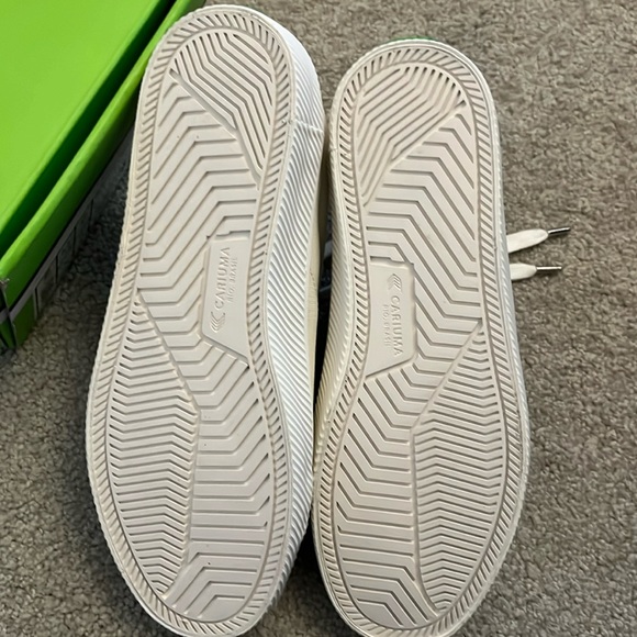 NIB Cariuma OCA Low Off-White Canvas Sneaker - Picture 12 of 16